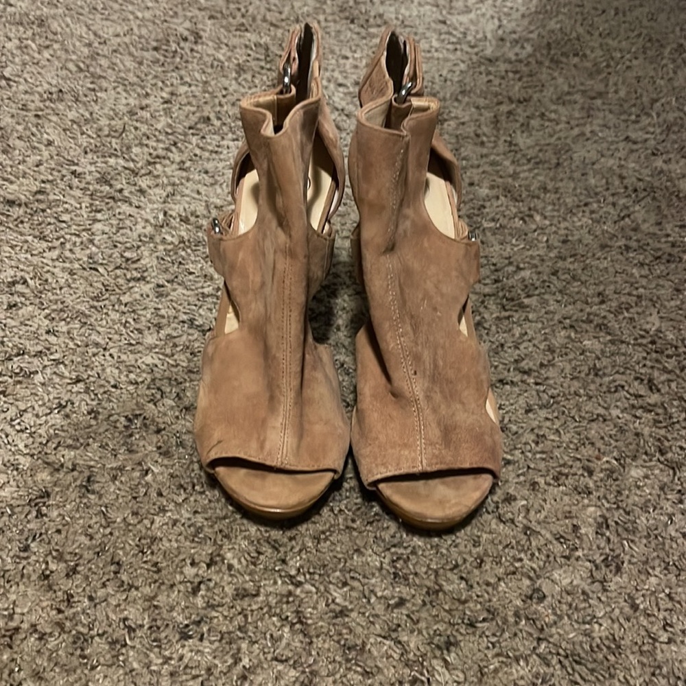 Jessica Simpson heels - Picture 2 of 2